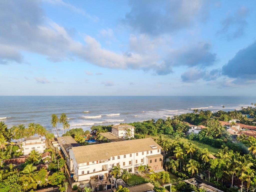 هتل راتنا بیچ واددووا